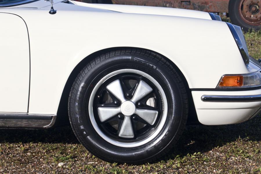  Porsche 911 S Coupe 1969 года  (фото 7 из 13)